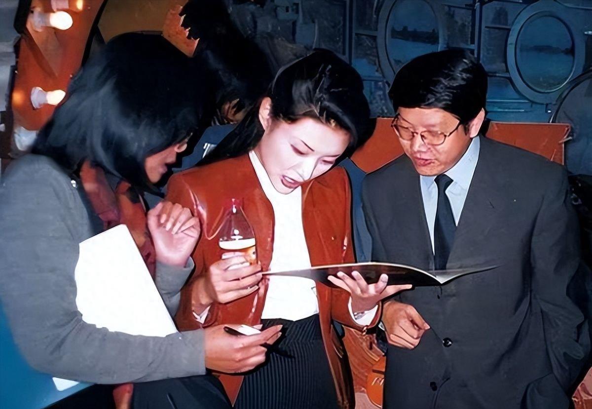 Zhou Tao betrayed his first love and married a rich man, wake up, CCTV ...