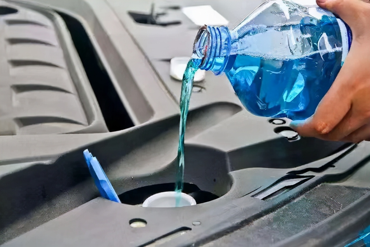 What should I do if glass water is added to the coolant and antifreeze