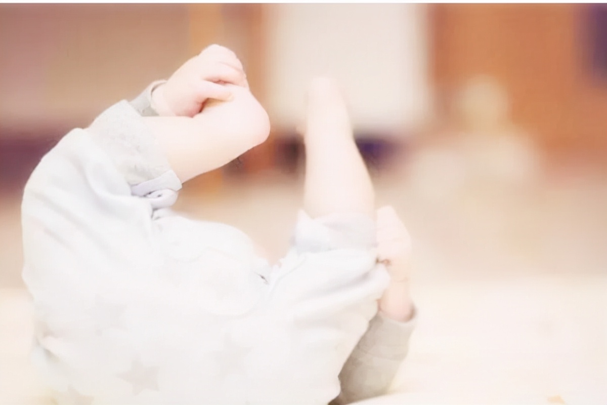 Baby kicking is not only fun and simple, parents understand the meaning