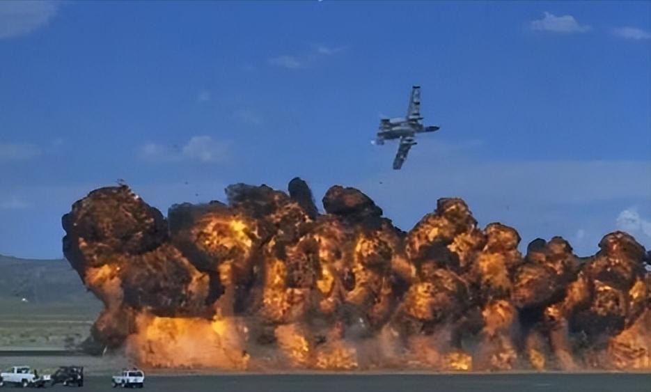 Military Interception The interception failed, and the 2.5 times the speed of sound missile ...