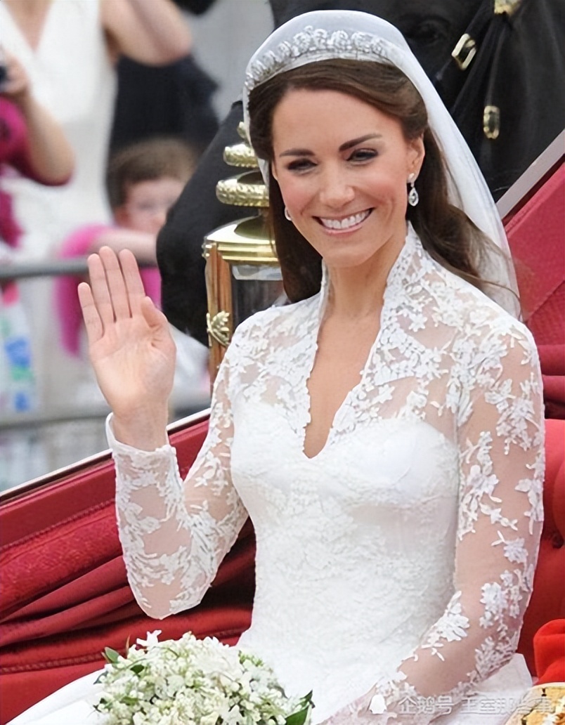 Why is it so expensive?The Secrets of French Leavers Lace iNEWS