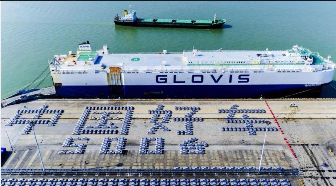 Warship Tibetan civilians? China's super powerful ro-ro ship can carry ...