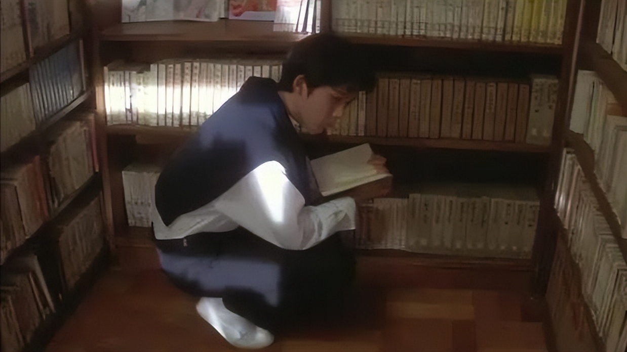 Self-reconstruction in the movie 