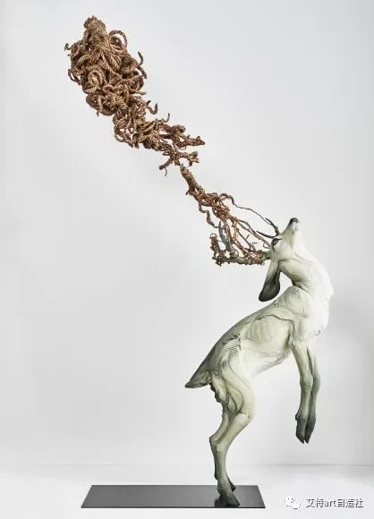 Beth Kefner, a sculptor who studies animal shapes - iMedia