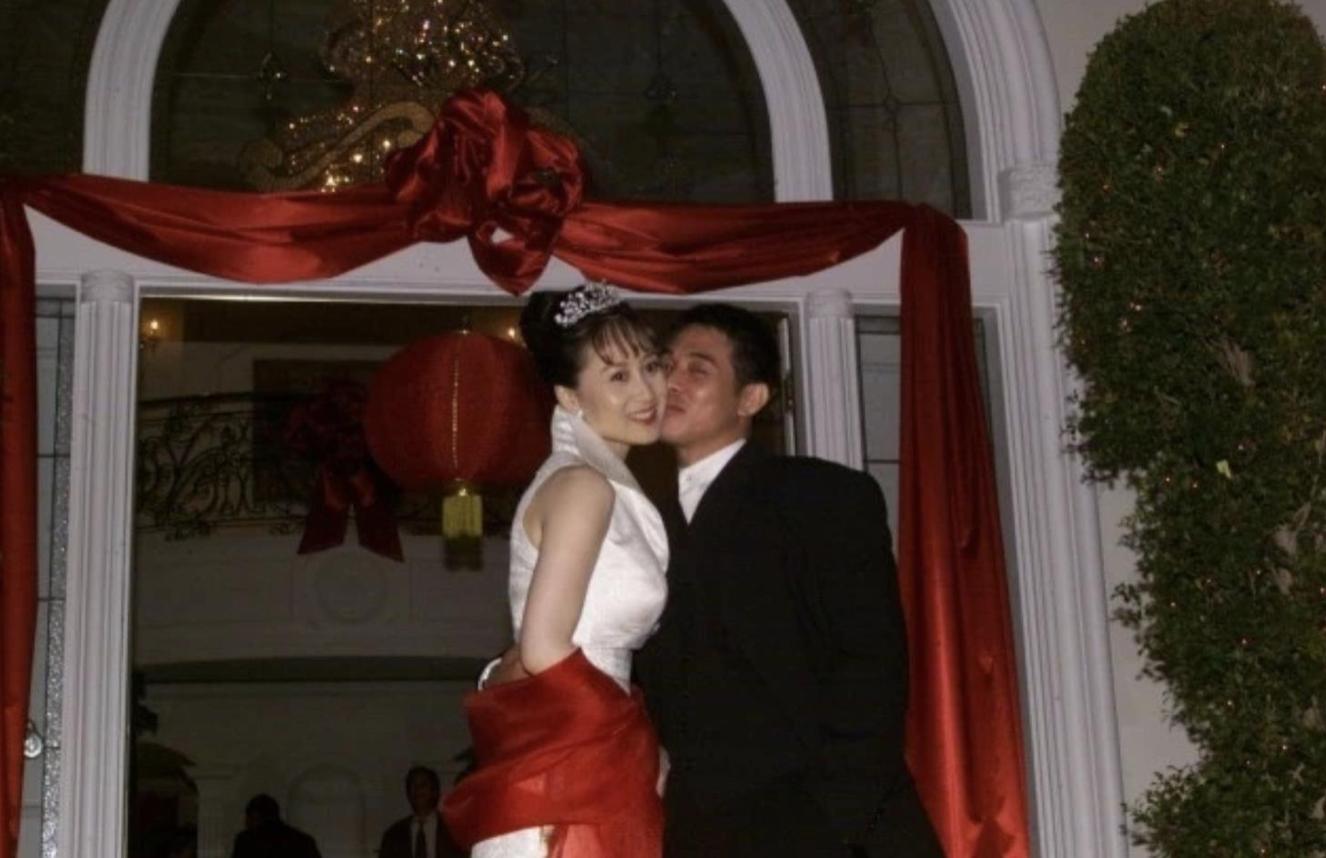 Jet Li Spouse Jet Li celebrated Christmas in Nepal, taking photos with Li Zhi ...