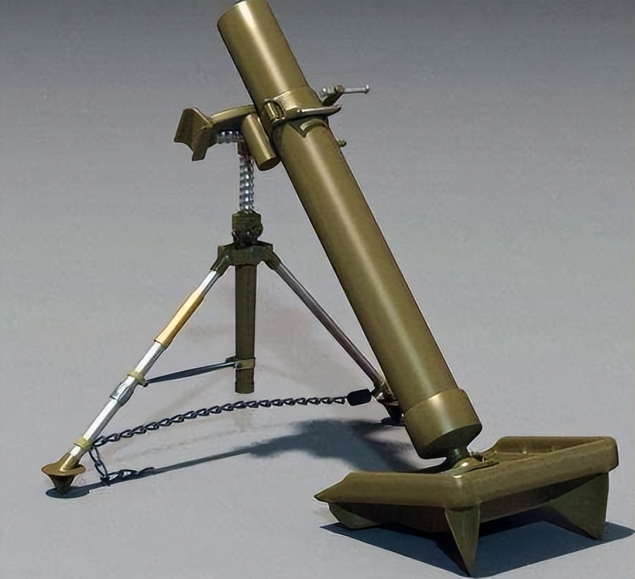 Dismantling the 60mm M2 mortar, what is its accuracy and range? iMedia