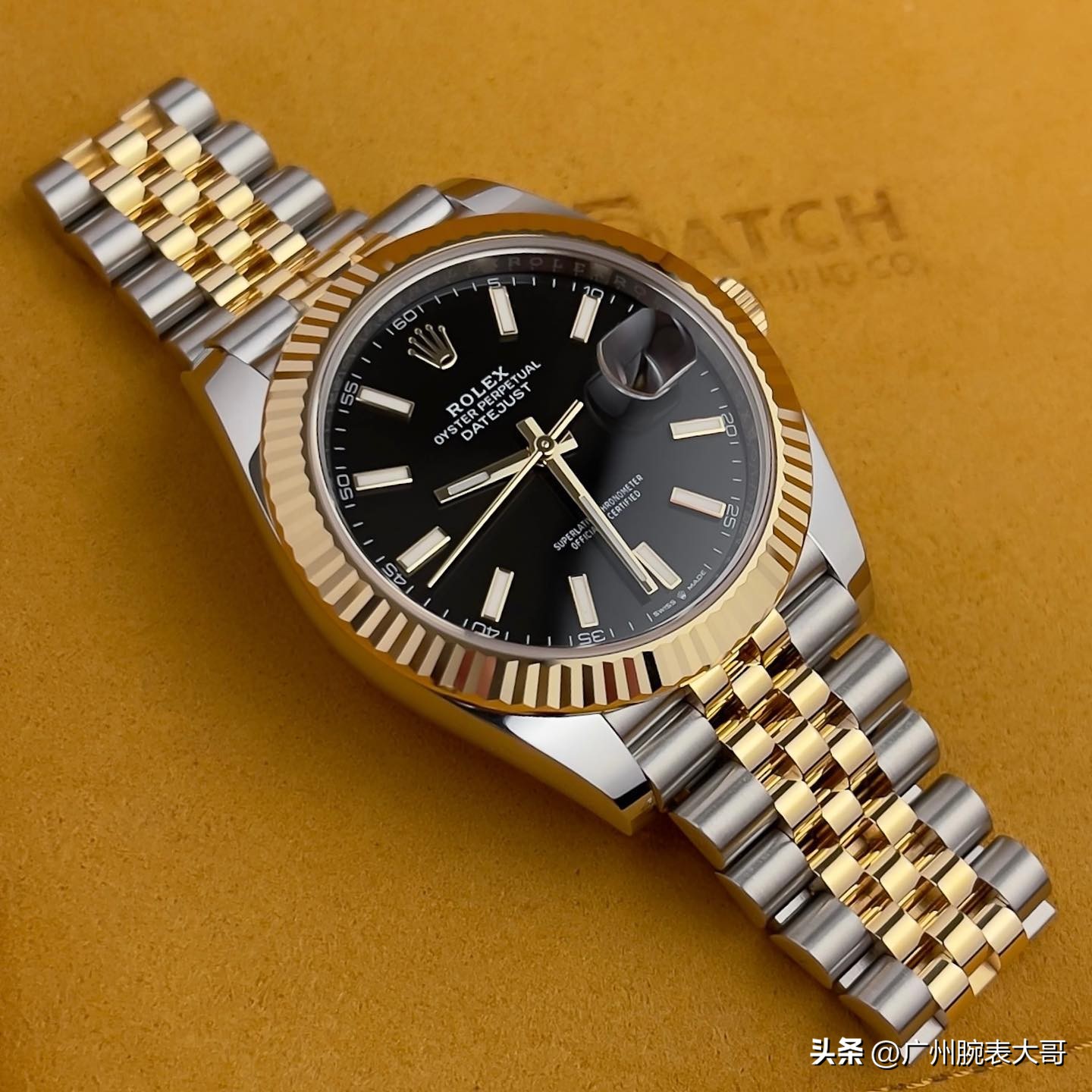 What is the difference between hollow end links and solid end links on