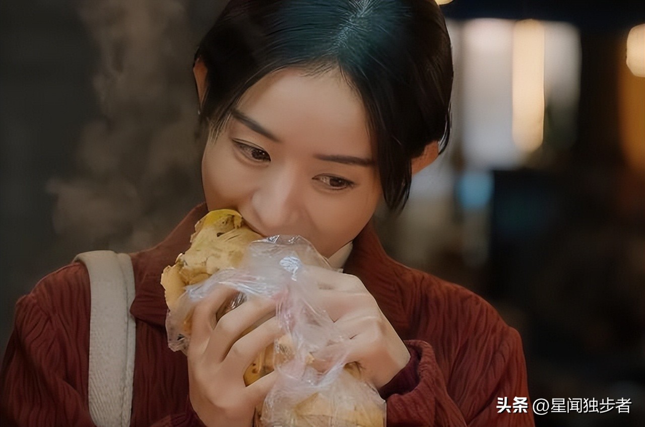 The actor's true attitude is fully displayed in the eating scene! Have