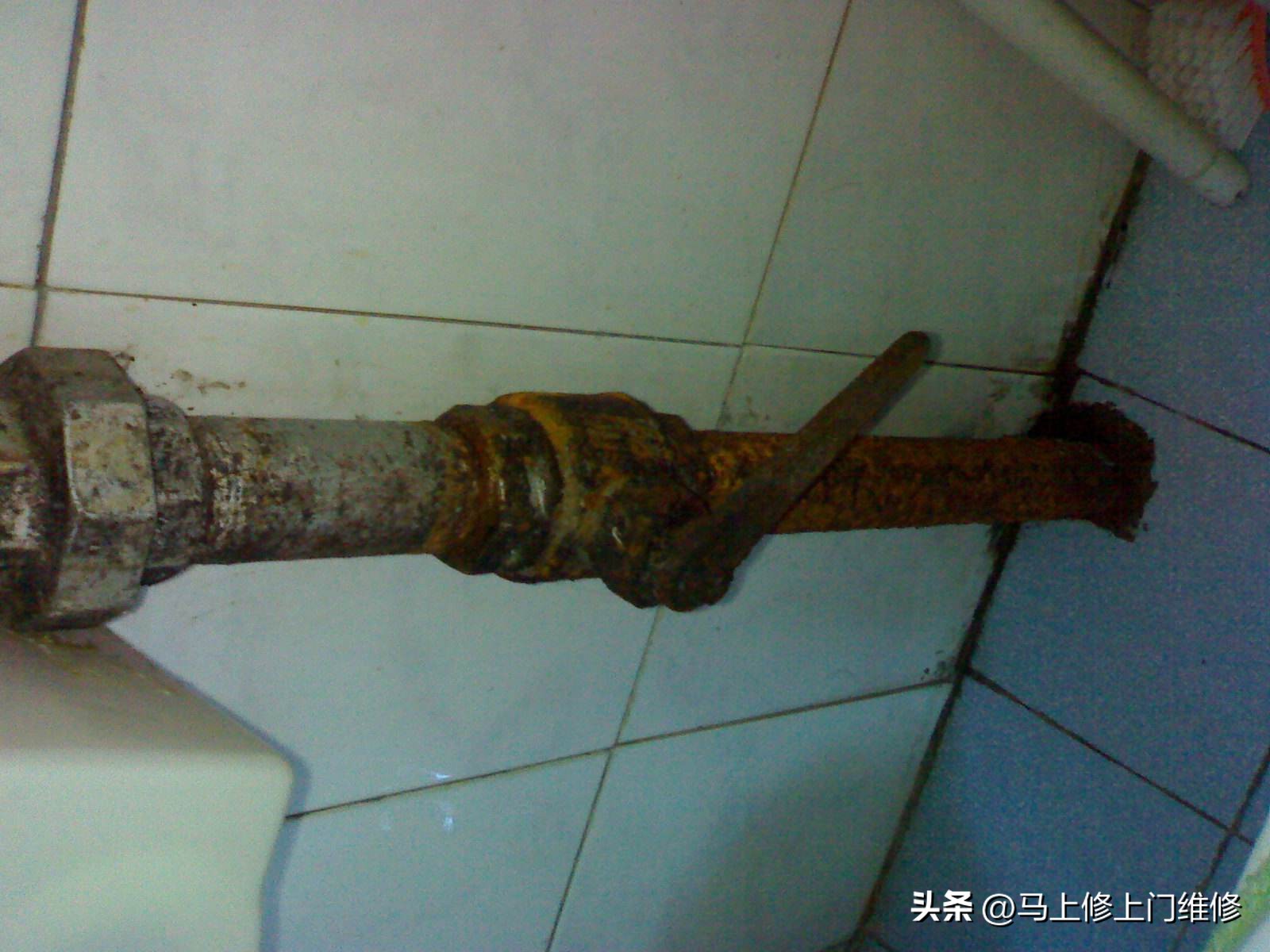 What should I do if the water pipe leaks? Learn this trick to solve it