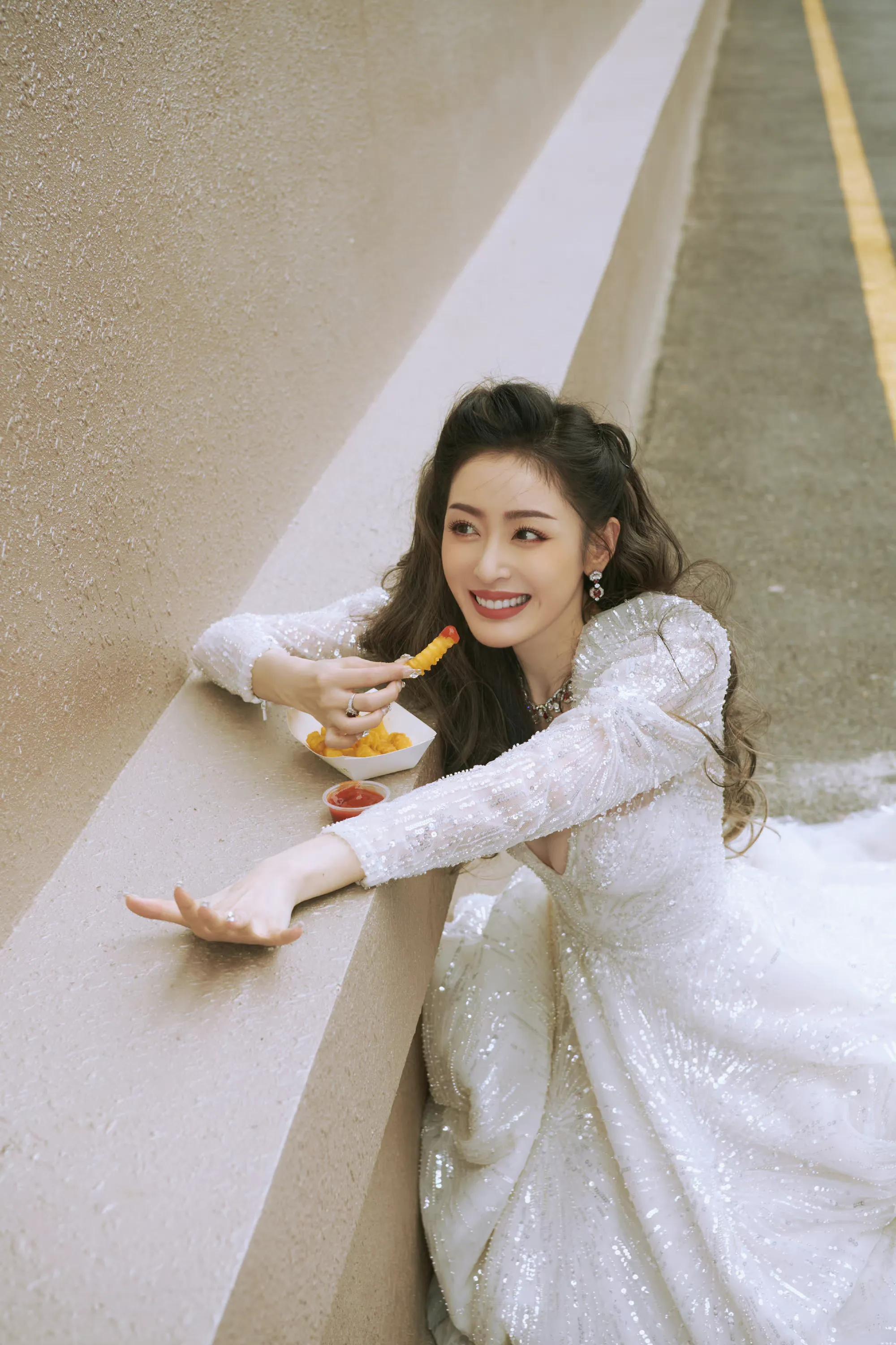Zhang Tianai's styling at Beijing Film Festival - iNEWS