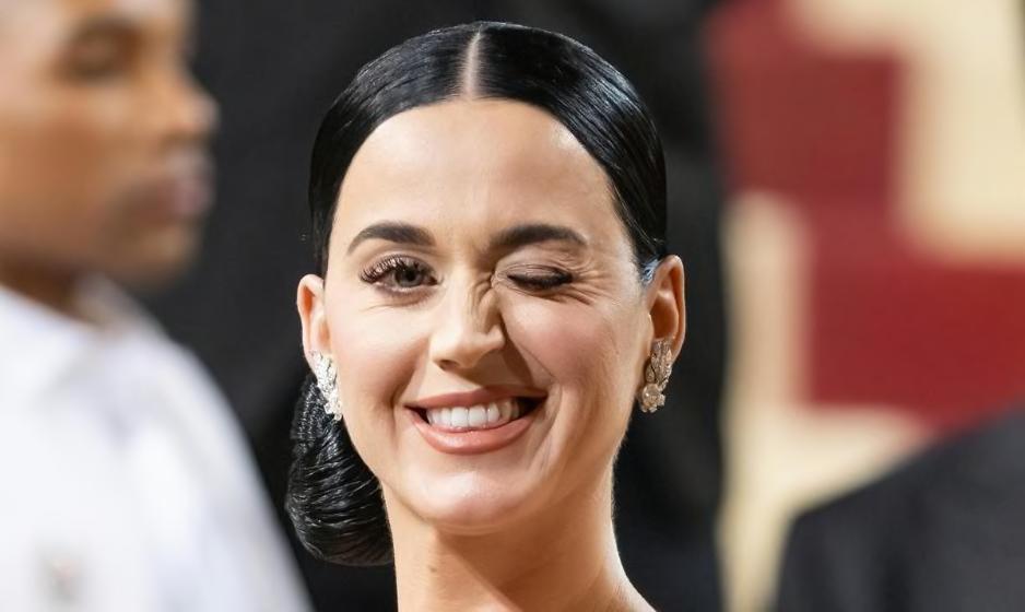 Katy Perry's response to the "facial paralysis" incident has finally