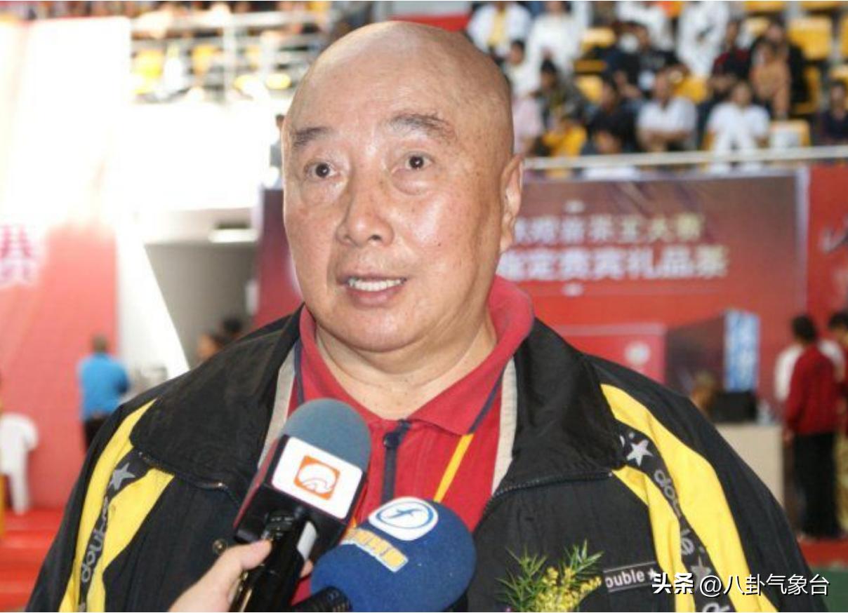 Martial arts master Yu Hai died wearing the party flag, why is his row