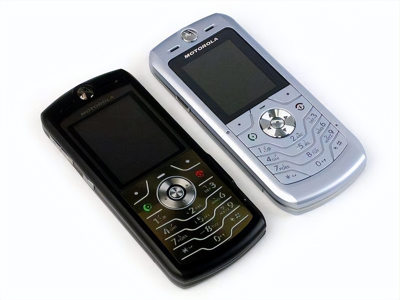 Slvr Razor Phone Once an alternative continuation of the Blades - Motorola SLVR L7 - iNEWS
