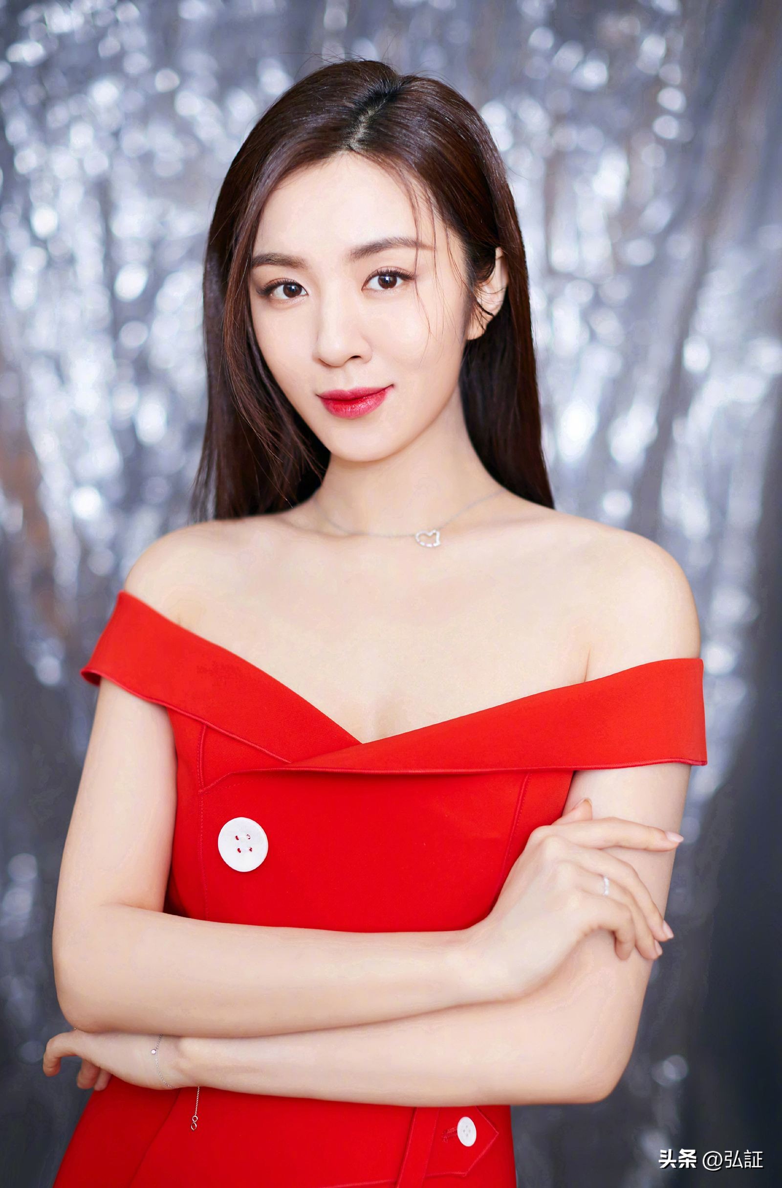 "Queen of Urban Emotional Drama" Wang Xiaochen, with good looks, strong