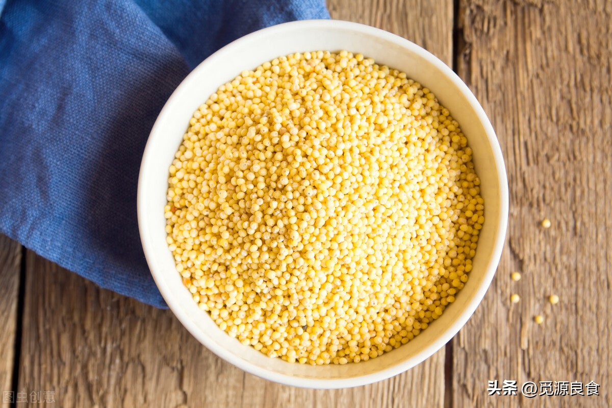 When boiling millet porridge, do you put cold water or hot water in the