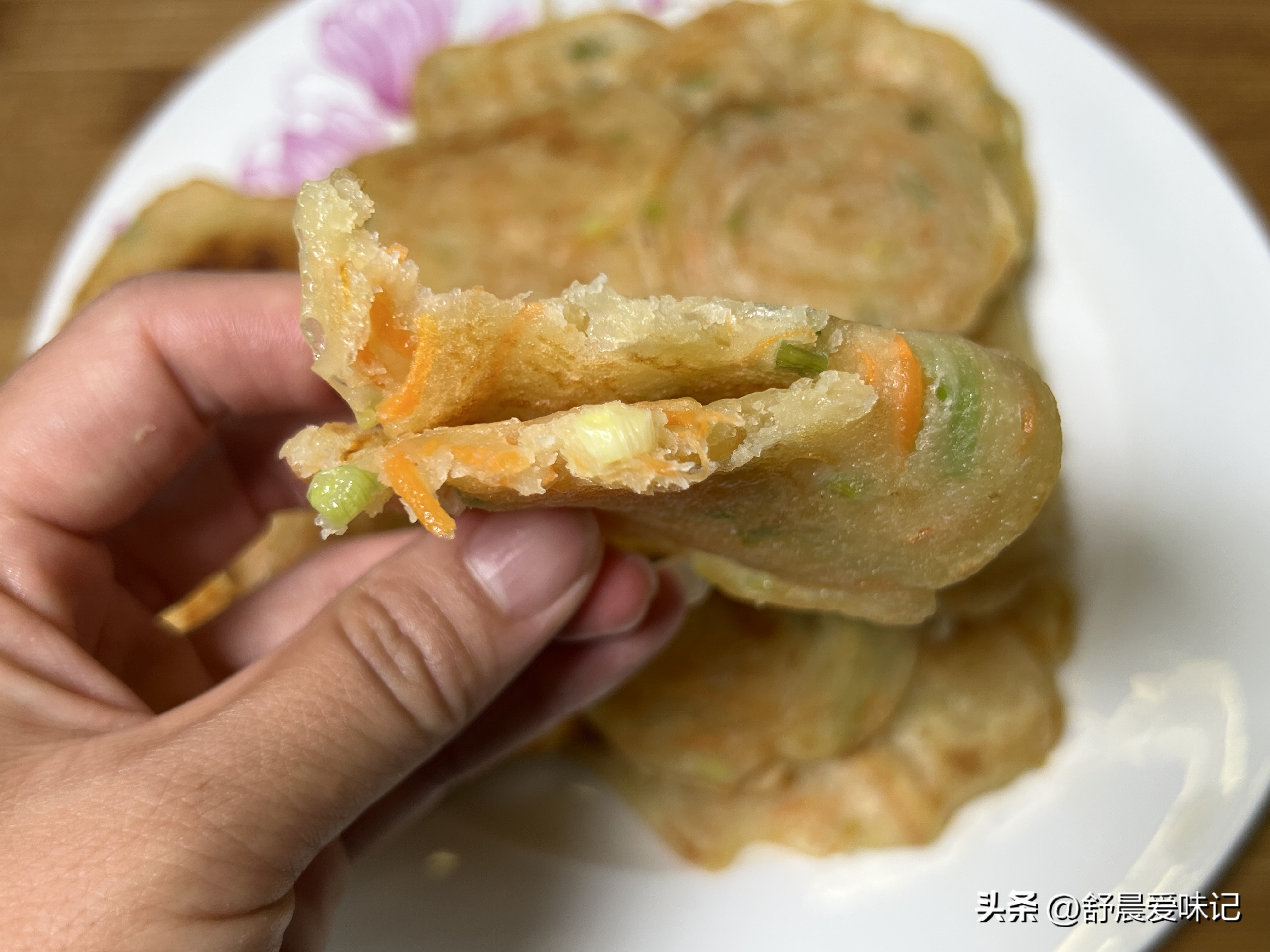 Carrot and scallion pancakes, without eggs, soft and glutinous with the sweetness of carrots