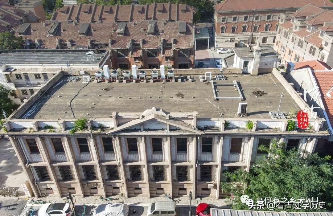 The underground party confronted the Japanese puppet government. This