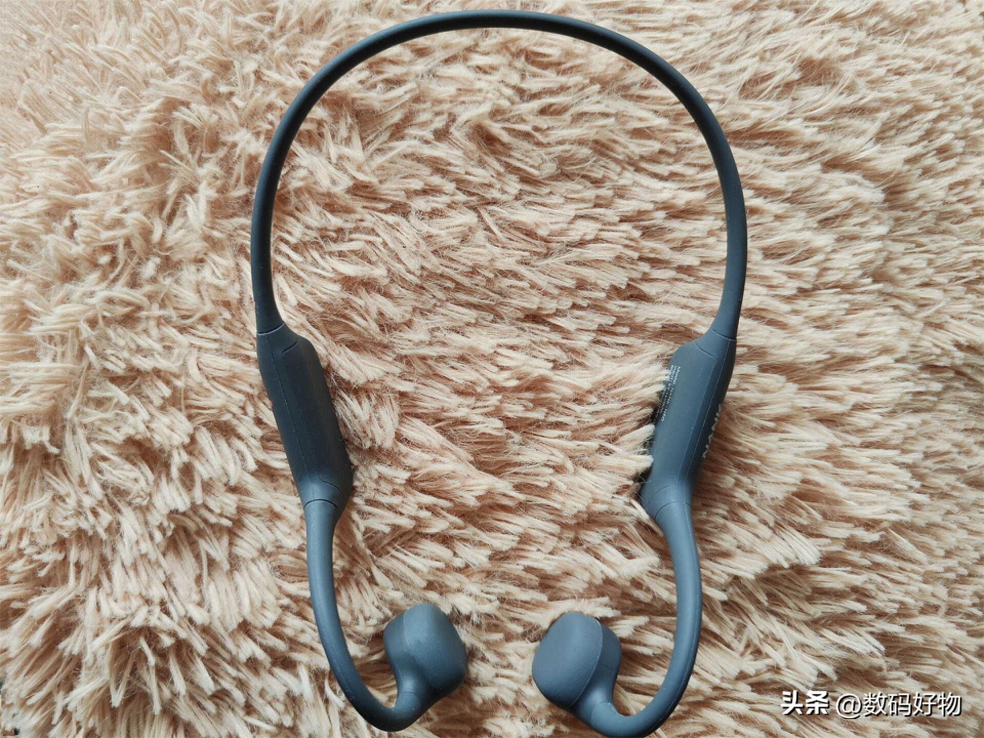 Smaller and lighter bone conduction headphones! South Carolina NANK Neo