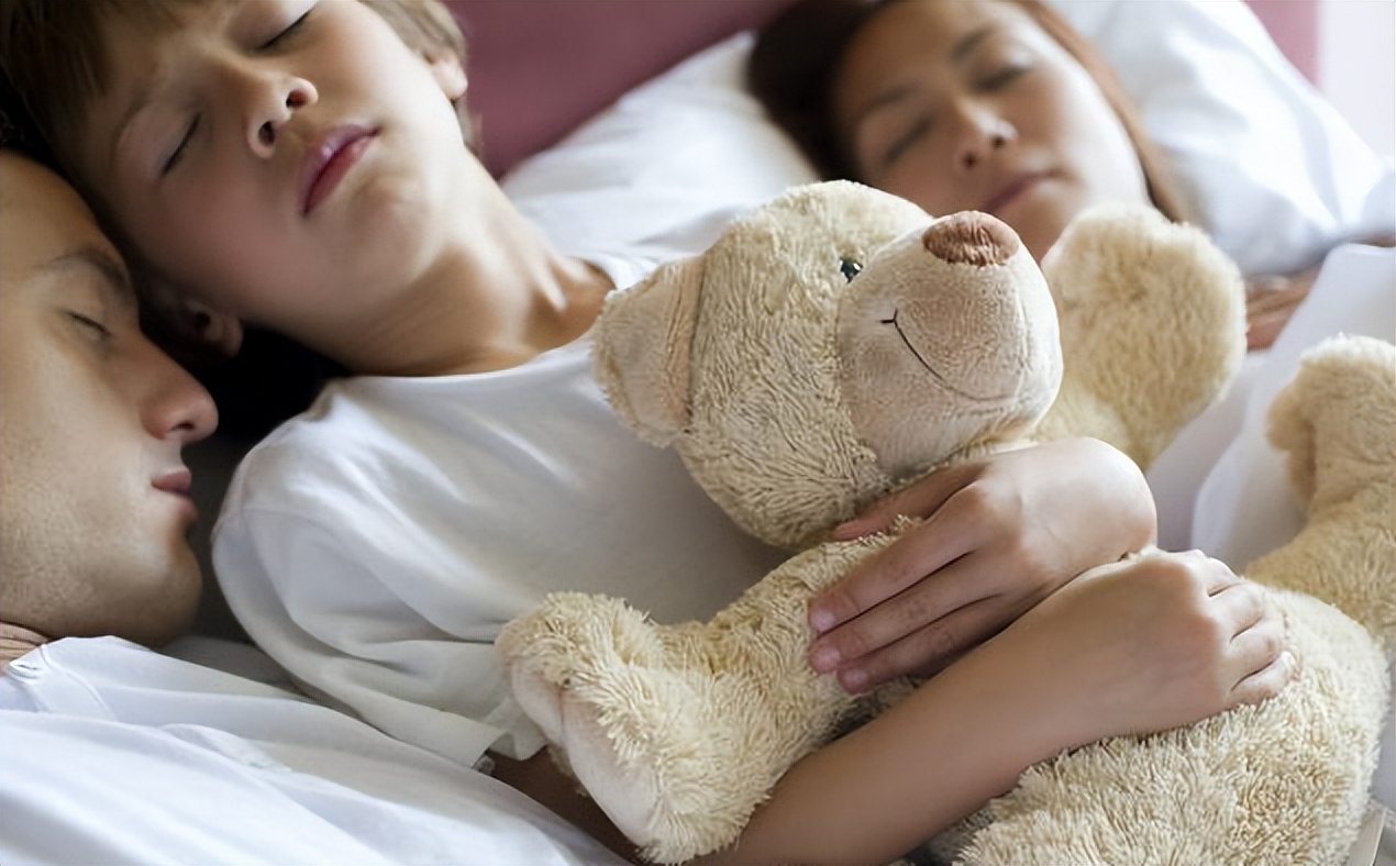 What is the best age for children to sleep in separate beds?Don't be