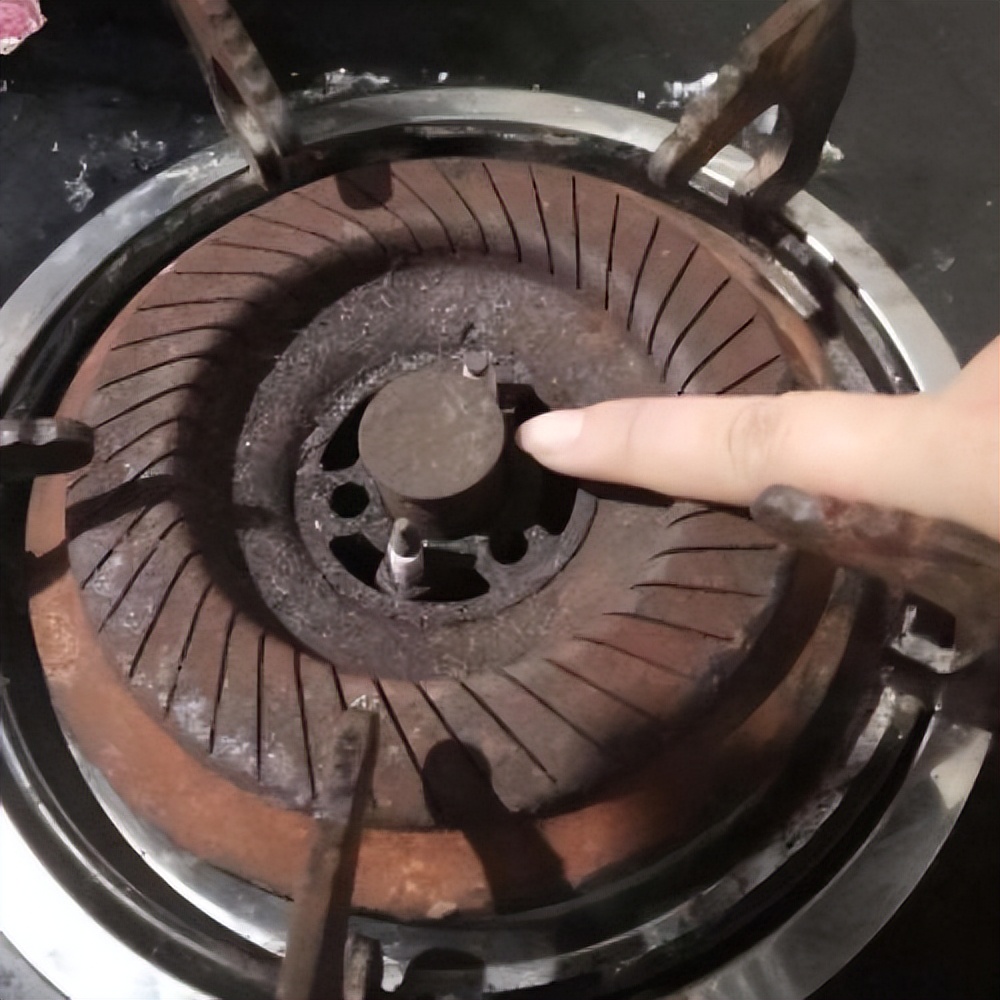 Gas stove has ignition sound but does not ignite? Just check two places