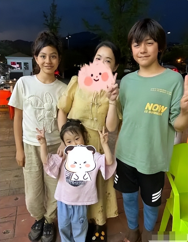 Liu Ye's mixed-race children were met by chance, Nuo Yi gained weight ...