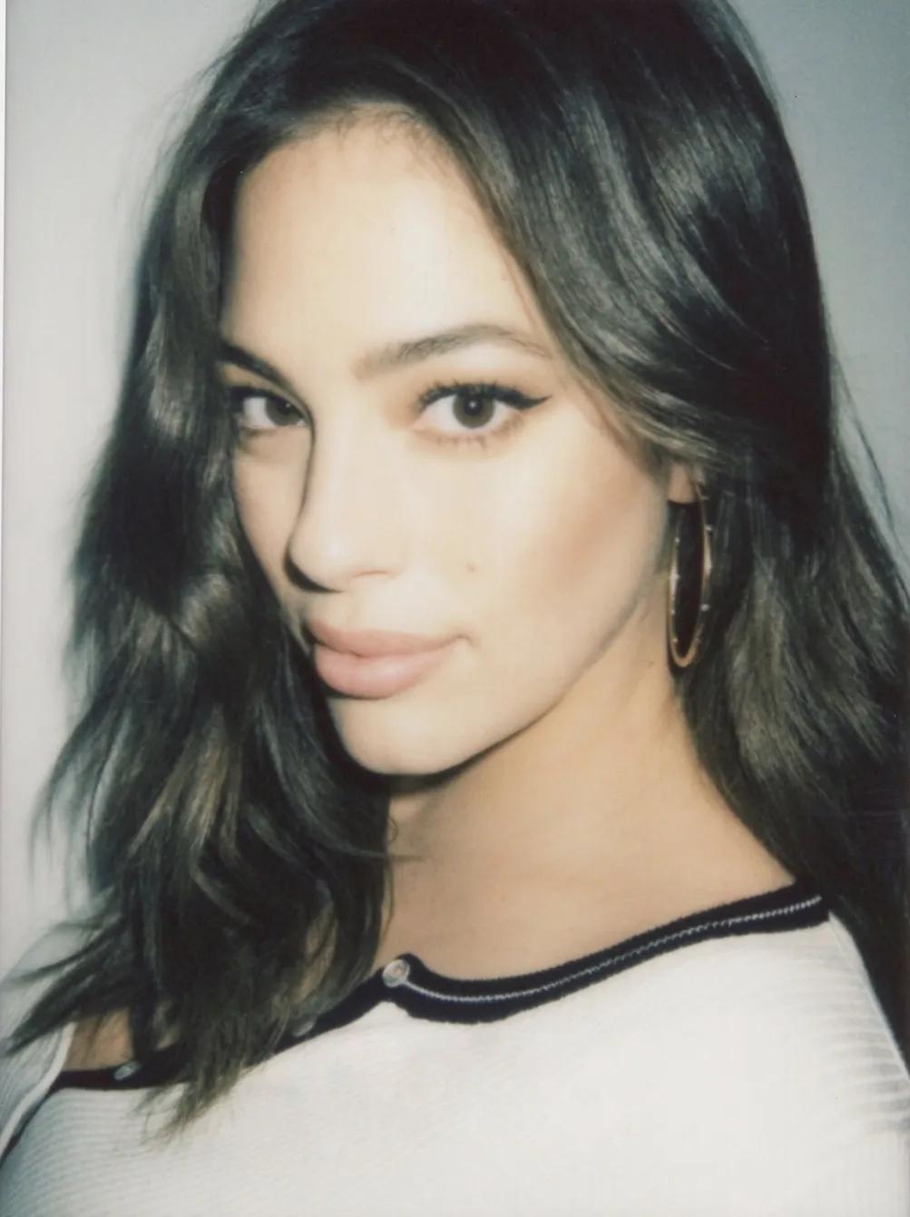 Plus-size model ceiling, fashion darling: Ashley Graham - iNEWS