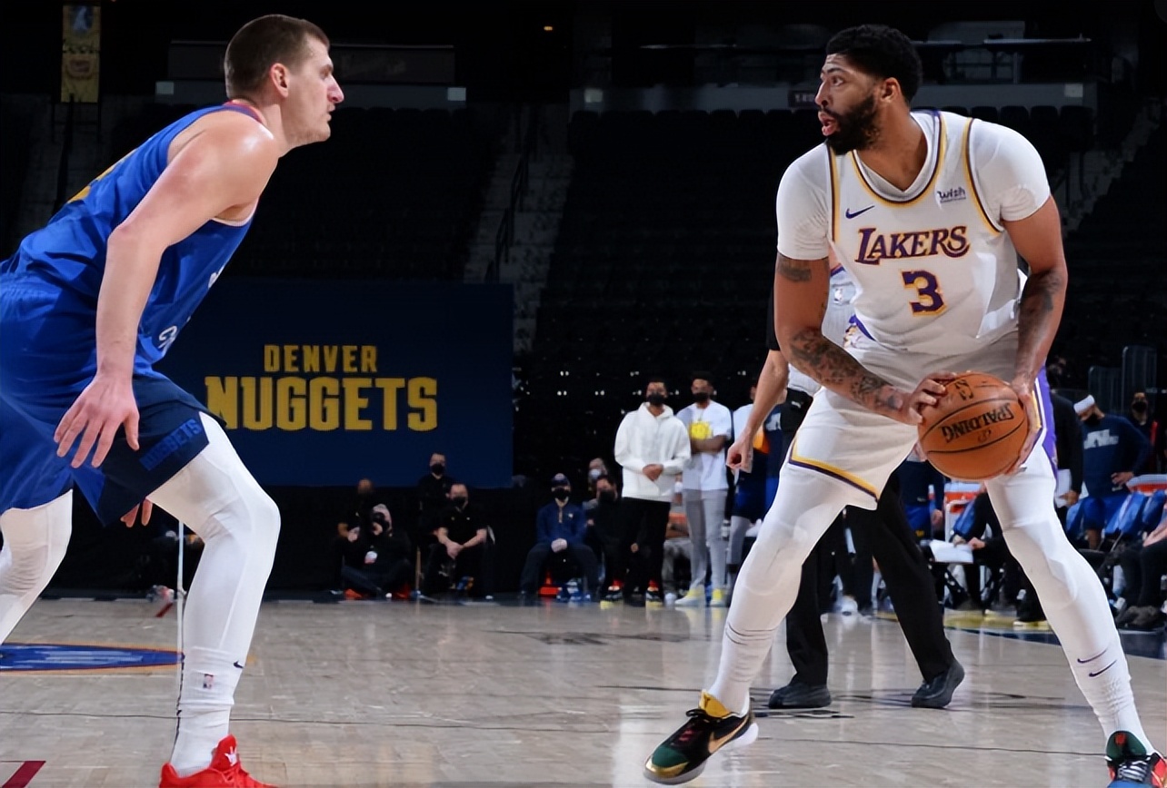 The top ten points per game in the active playoffs Curry seventh