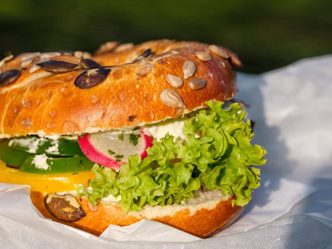 How to make delicious bagel pancakes? Teach you detailed steps to