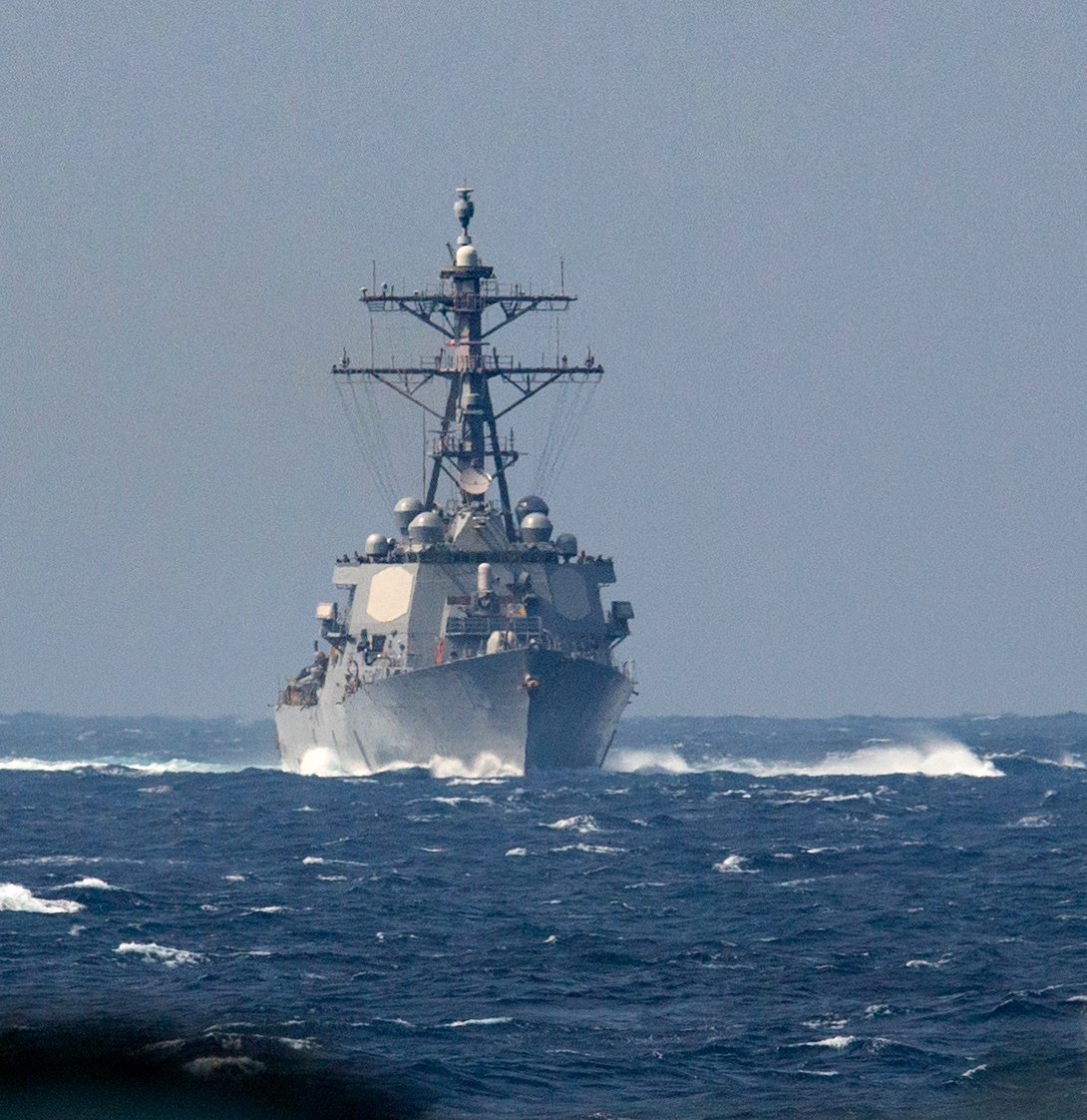 言行不一！伯克艦穿越台海，核航母闖東海，拜登：不尋求對華冷戰