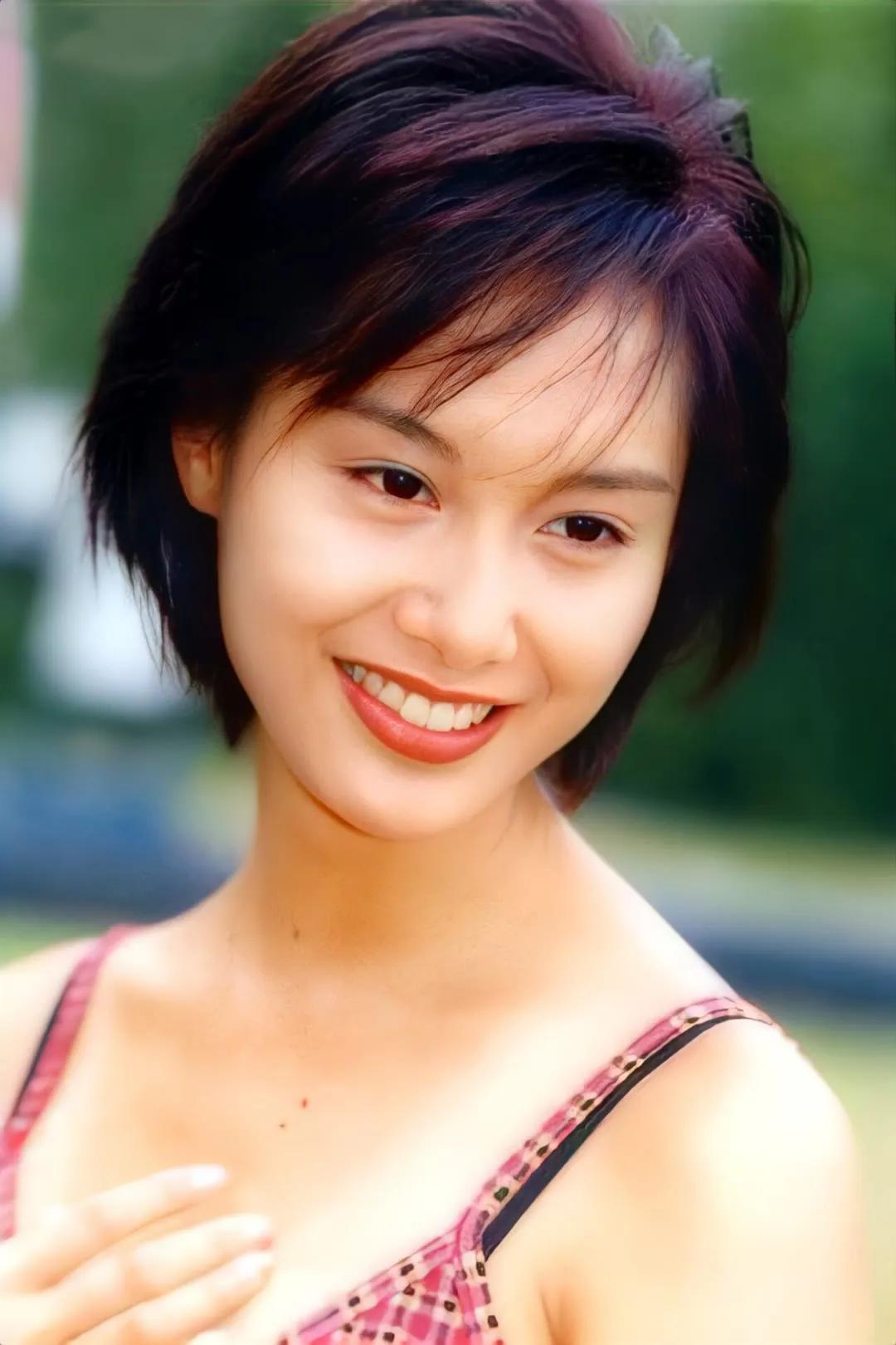 Athena Chu nostalgic photo 20 - iNEWS