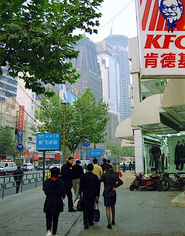 Old photos: Shanghai in 1999 before Pudong had a three-piece kitchen ...