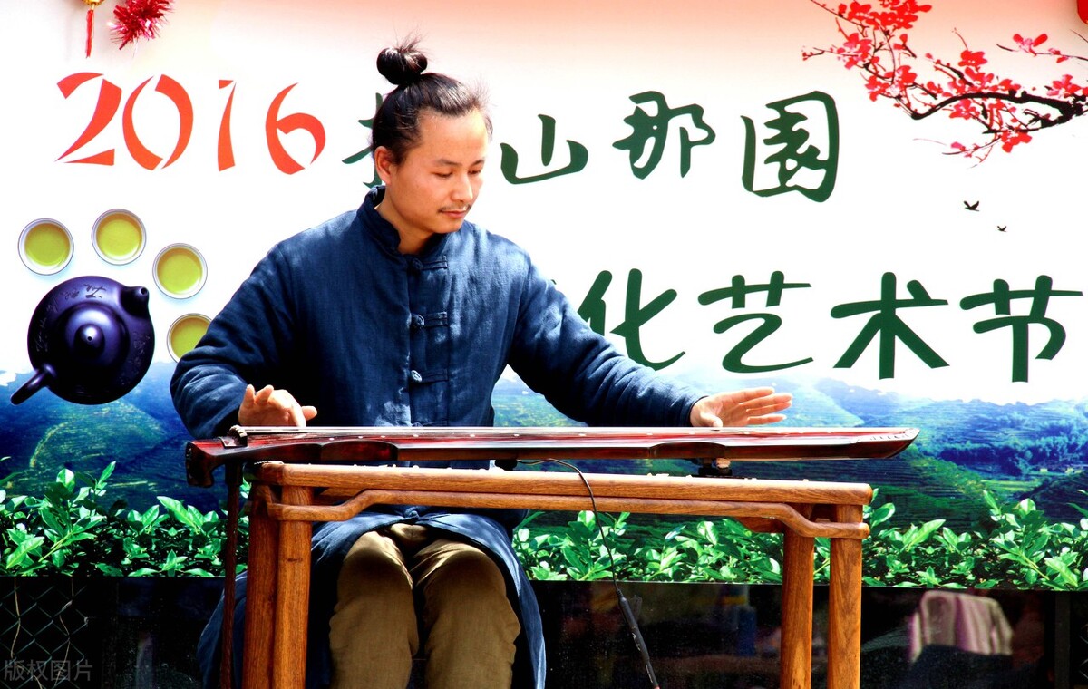 What is the difference between guqin and guzheng?Through these five