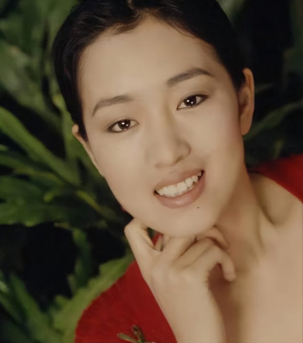 Facts have proved that Gong Li, who French President Macron