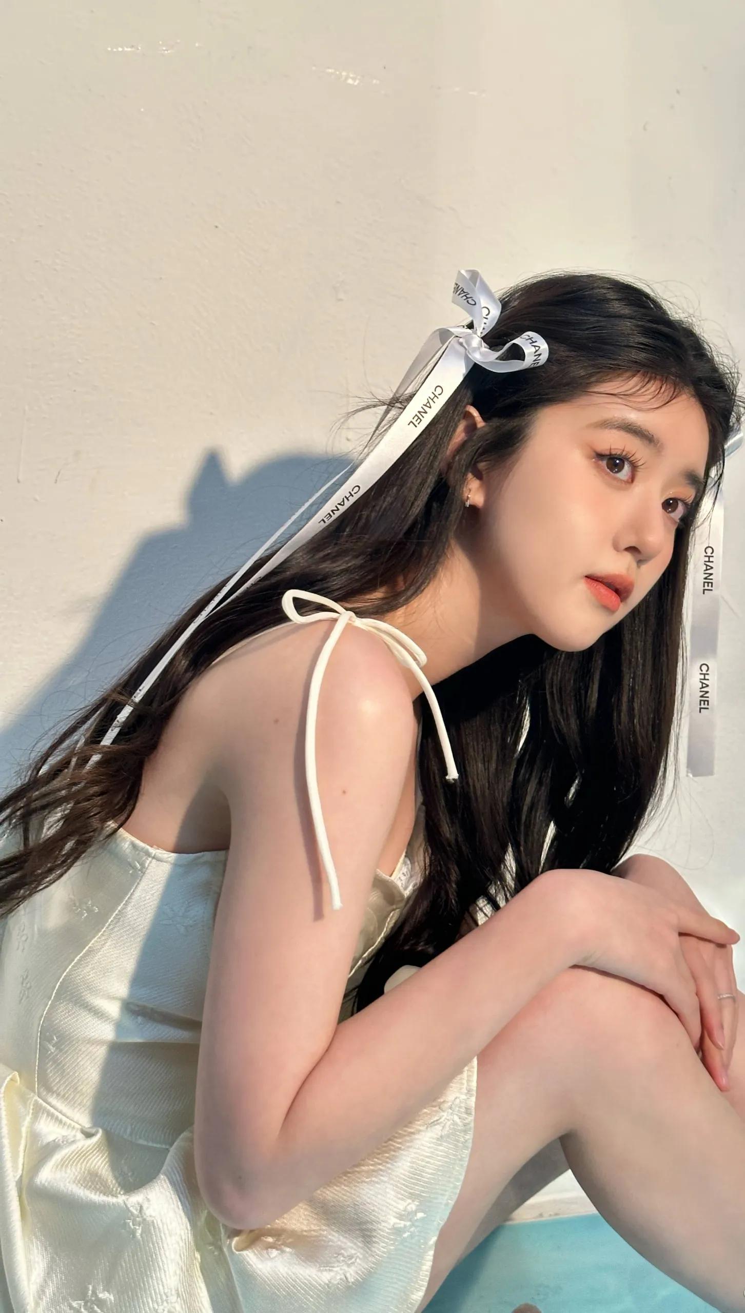 "Treasure Actress" Li Kaixin - iMedia