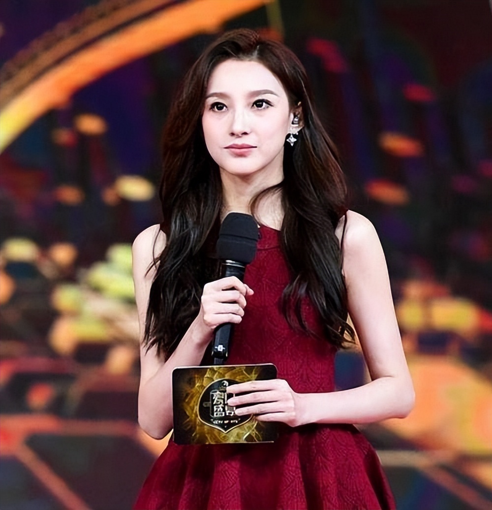 Host Ma Fanshu: She hosted the Spring Festival Gala for seven years ...