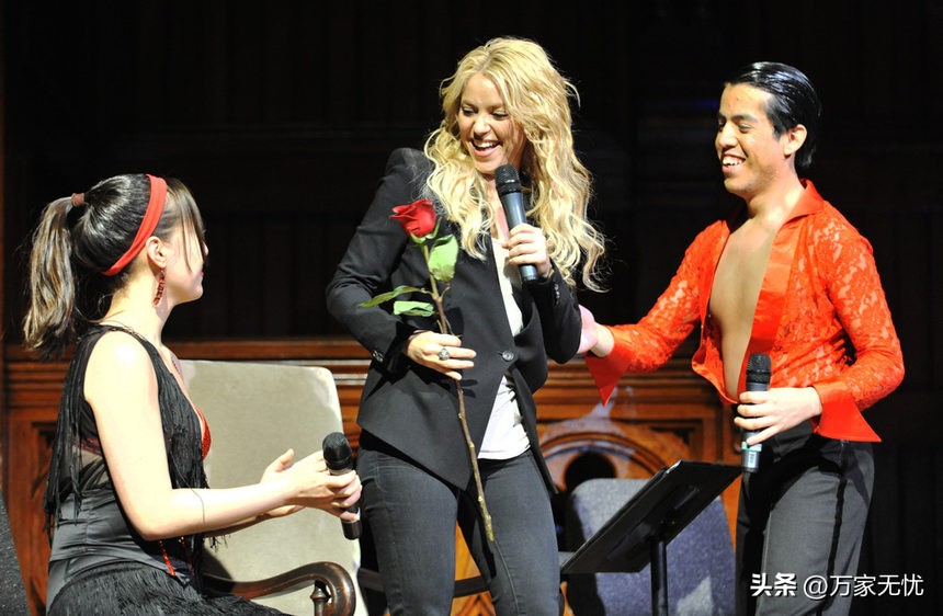 Colombian pop star Shakira turns 35 iMedia