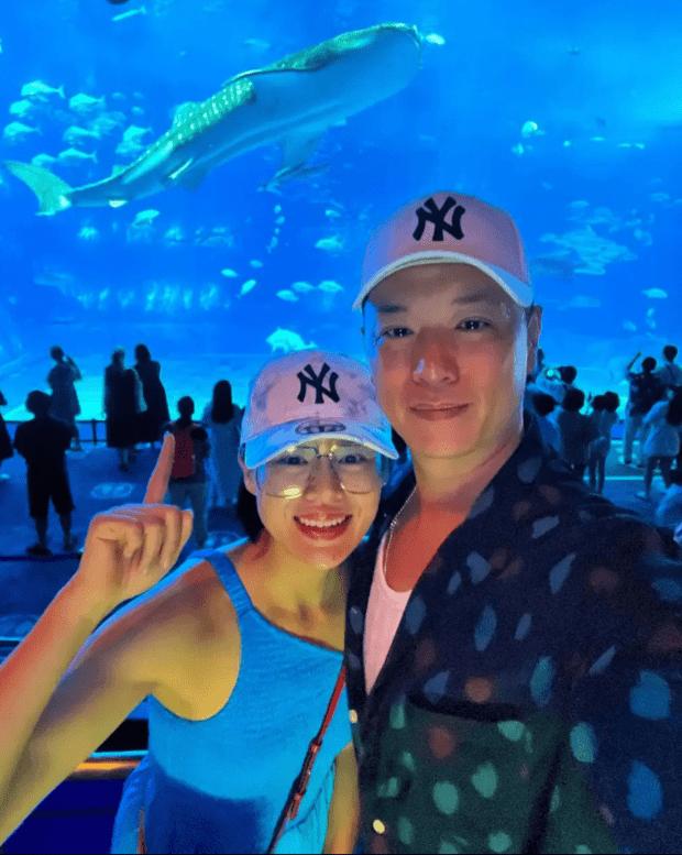 Myolie Wu's husband posts a family of five outing photos, and the five ...