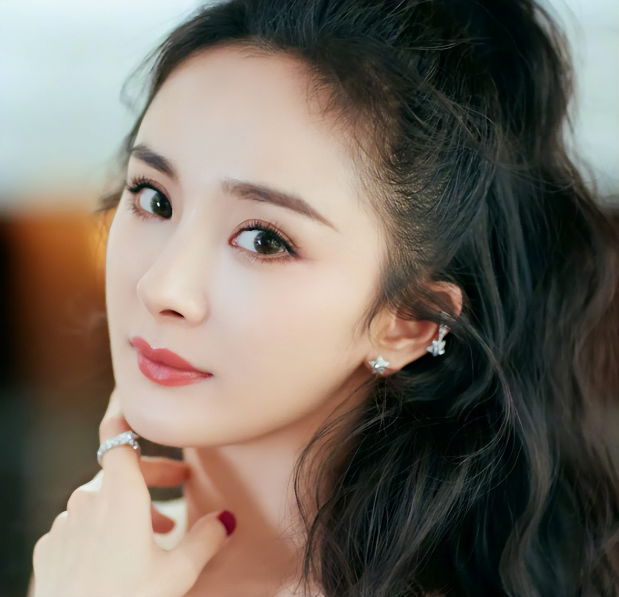 Yang Mi participated in a private party, and after the photos leaked ...