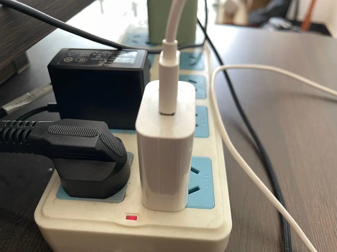 Charge the phone to 100 and then unplug it?Turns out it's all done