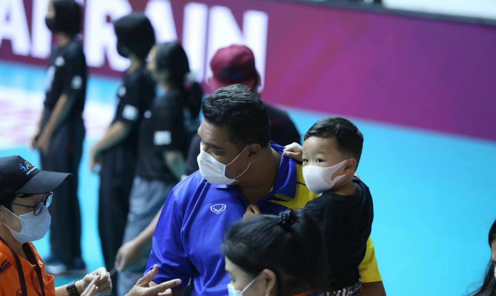 The Feng Kun family of the women's volleyball team is rare in the same ...