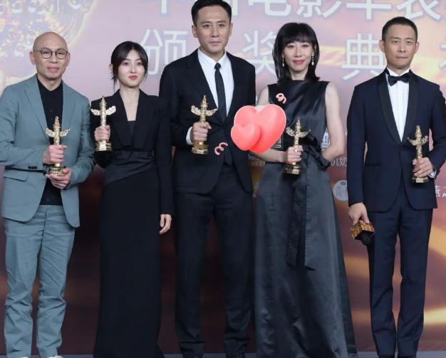 Wonderful reactions of stars at the Huabiao Awards! Zhang Yi and Liu Ye ...