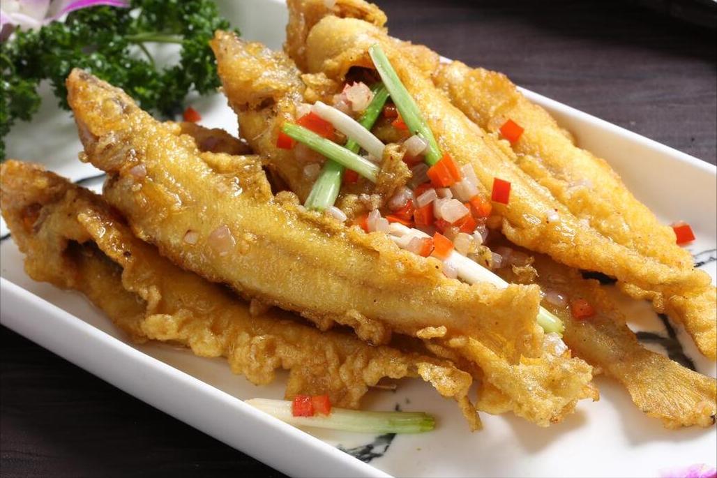 To fry small yellow croaker, use flour or starch? Keep these two tips