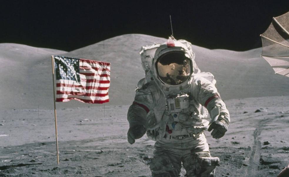 The United States launched a rocket to land on the moon and landed on