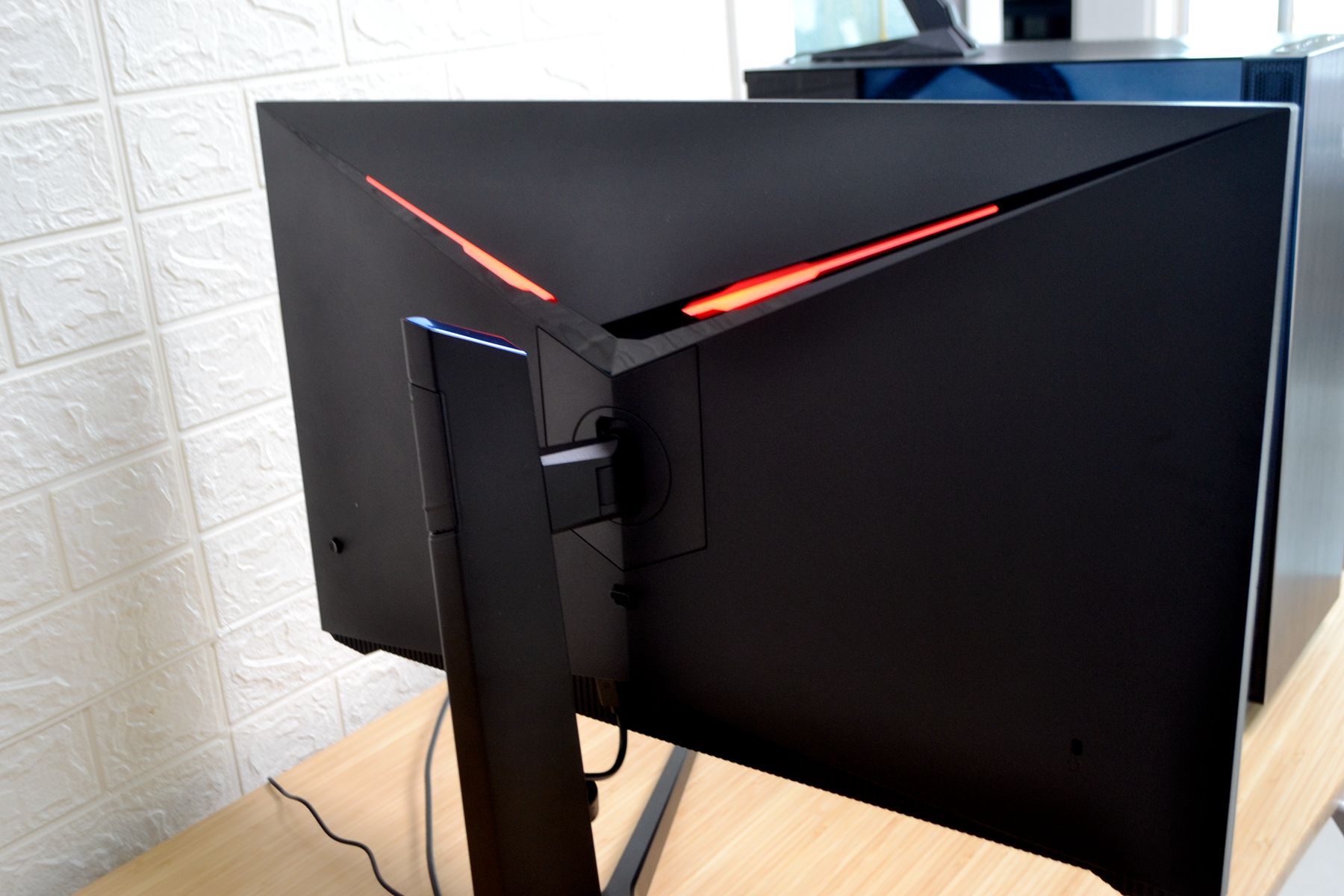 Good guy! This year's monitors are real, and you can buy three or four