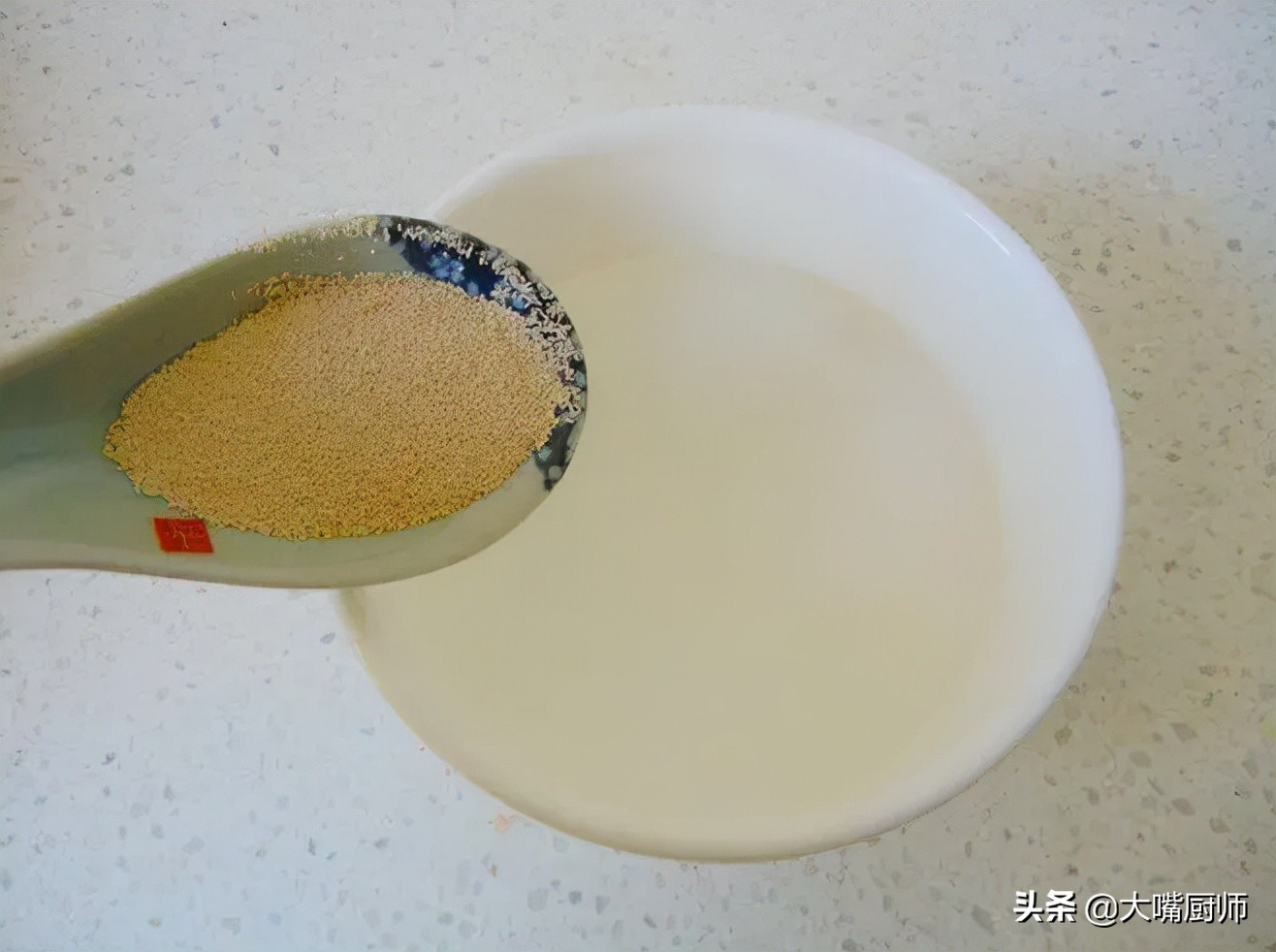 Use yeast to make noodles, teach you a trick, easy to fill the pot in half an hour, all soft and