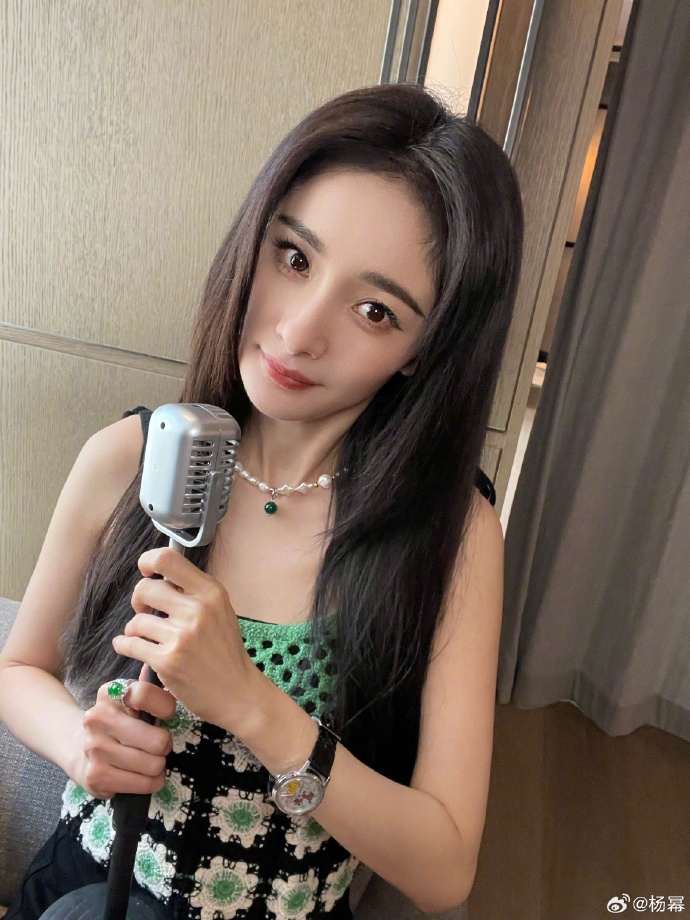 Sister Mi is so beautiful!