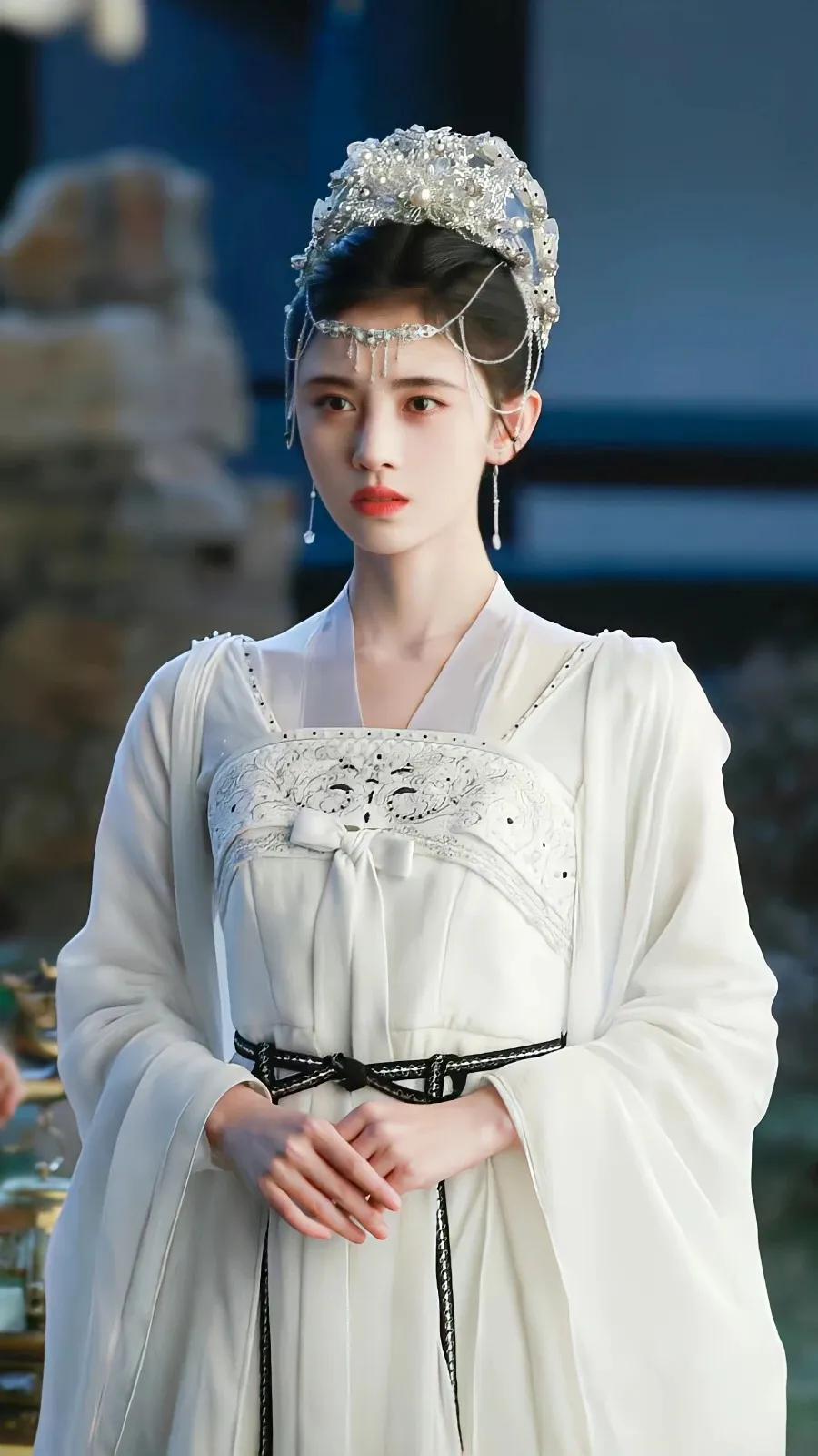 Ju Jingyi is too gorgeous in this costume drama. Which look do you like ...