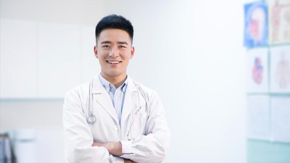 Do you need to give the doctor a red envelope for surgery? - iNEWS