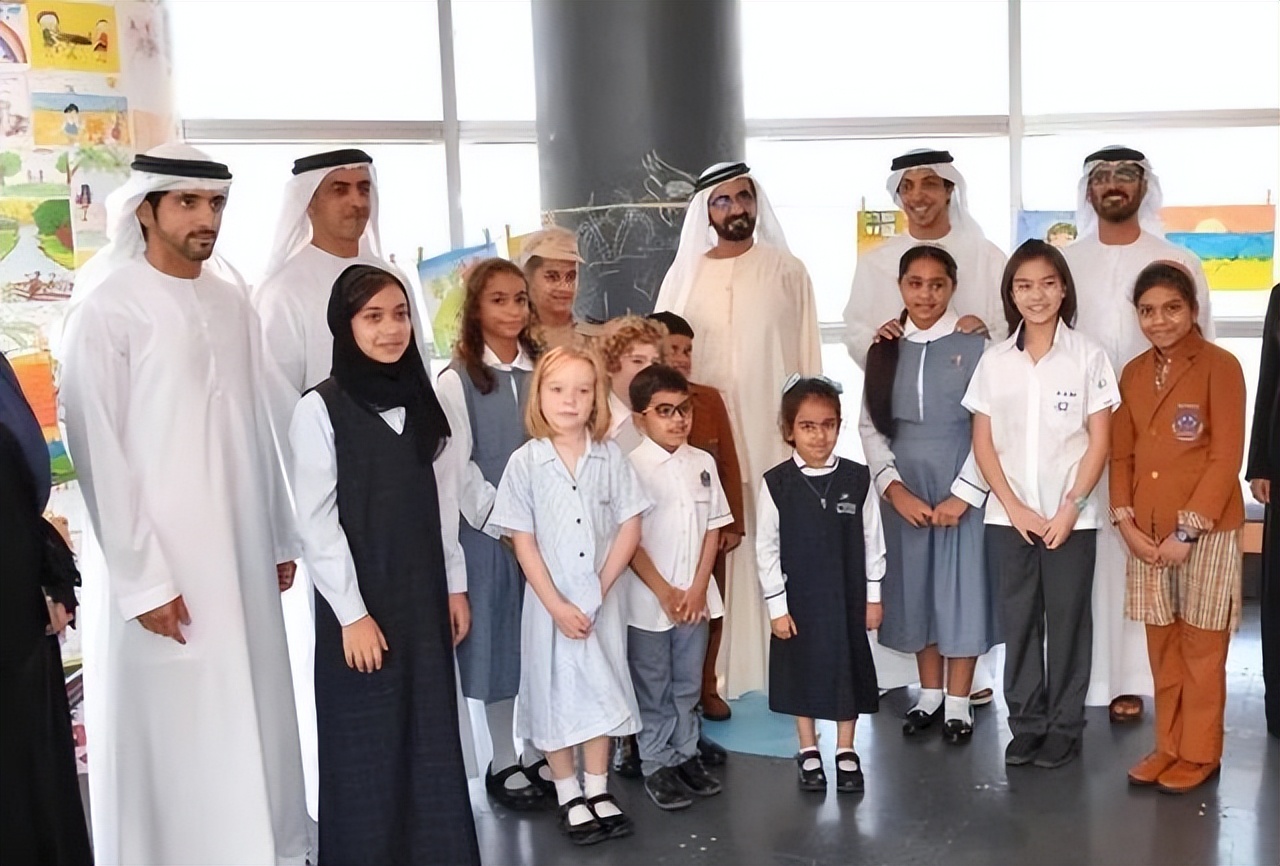 The Dubai royal family updated the family portrait, the children and ...