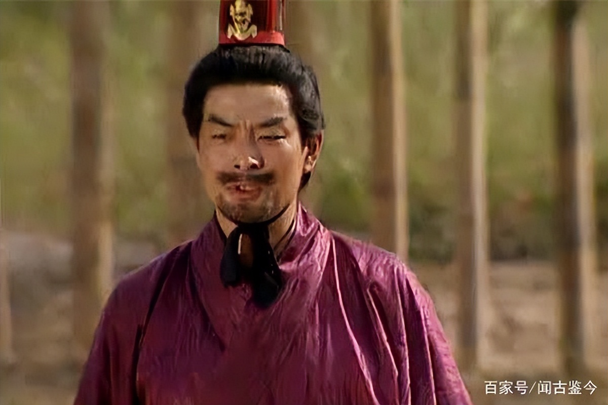 Why didn't Sun Ce pass the throne to his own son, why did he finally